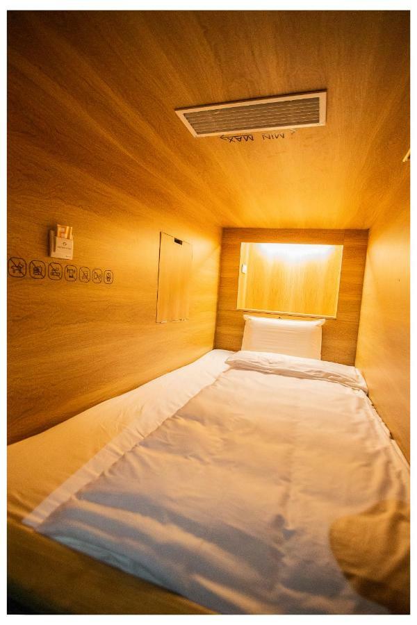 Khan Hoang Capsule Hotel (Adults Only) Hanoi Zewnętrze zdjęcie